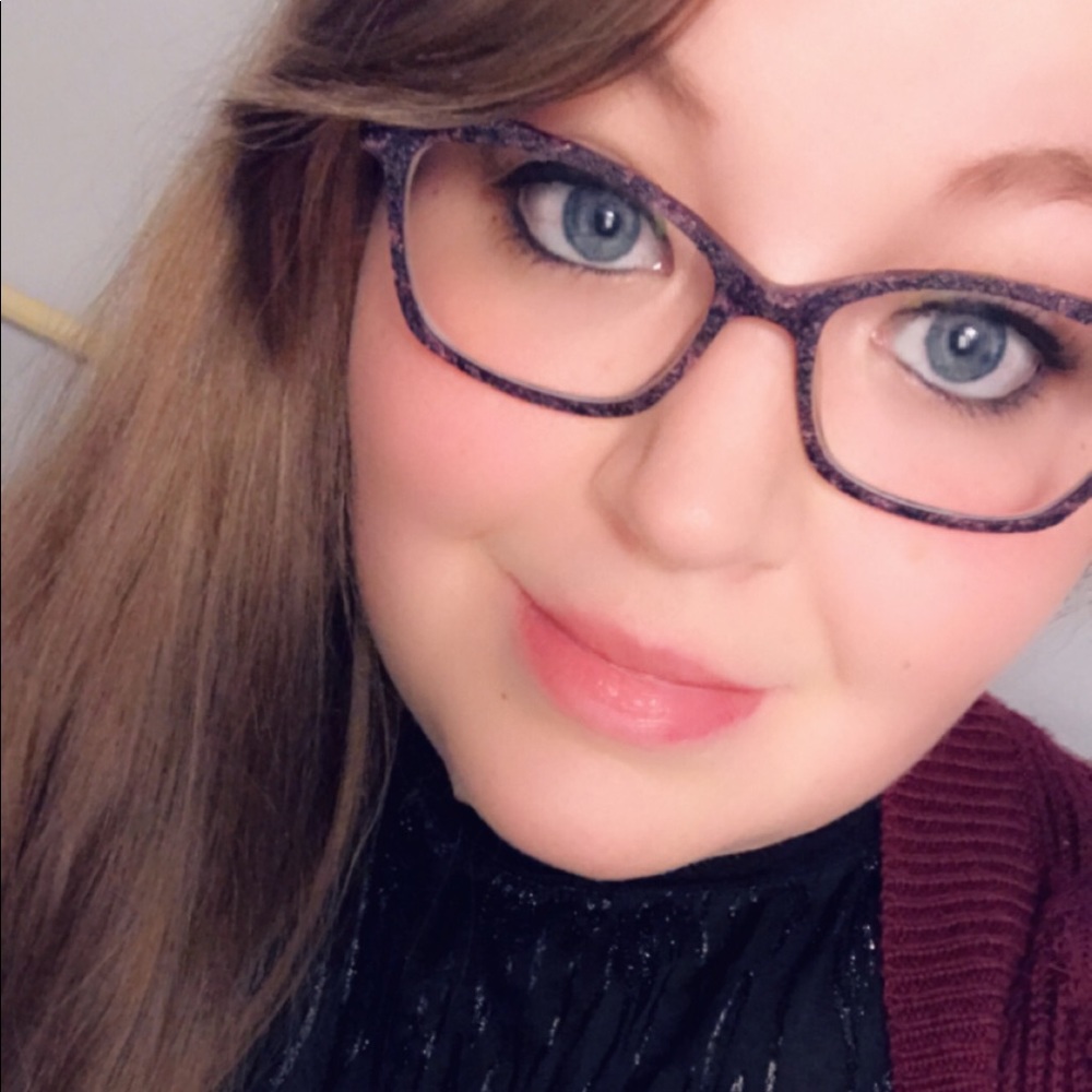 Meet your Posher, Alyssa